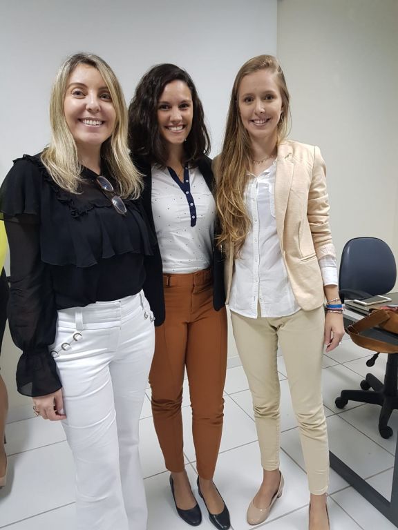 A advogada previdenciarista Maria Regina Couto Uliana, a coordenadora Anne Lacerda de Brito e a especialista em Ci&ecirc;ncias Criminais, Carla Joana Magnano.