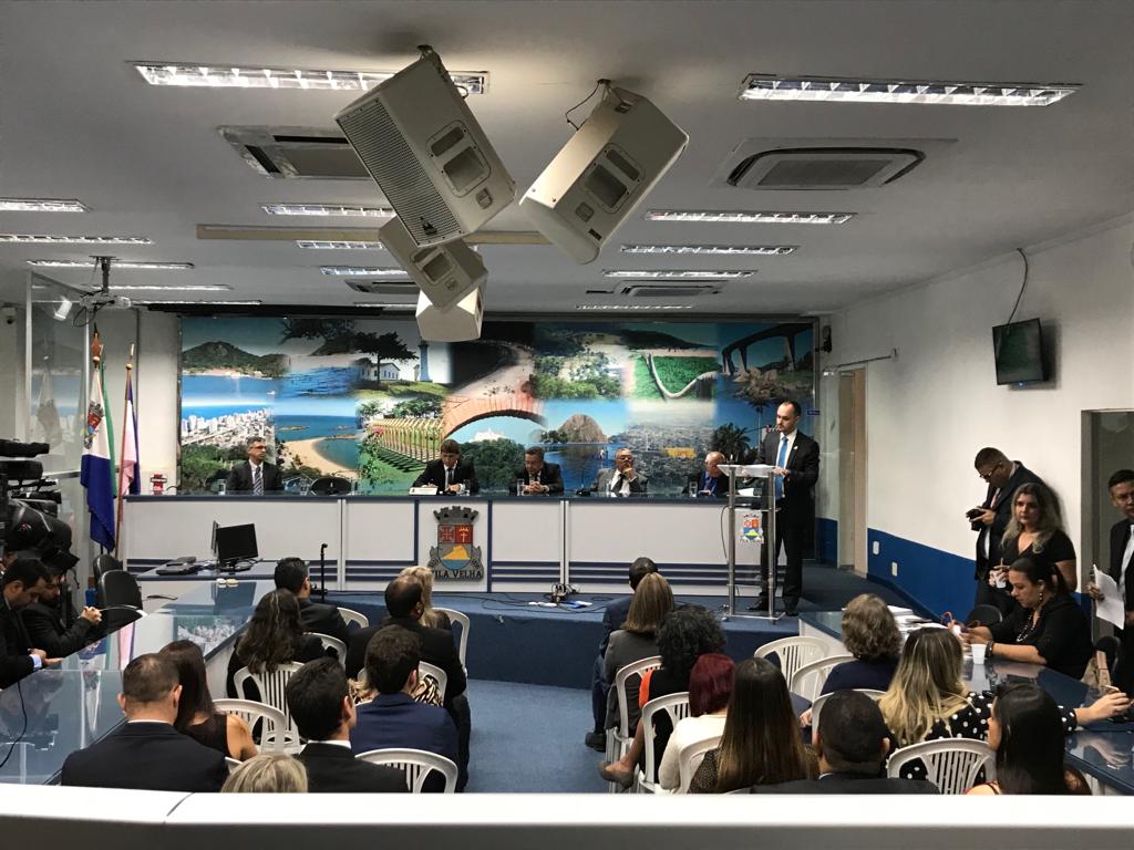 Homero Mafra durante sess&atilde;o solene em homenagem &agrave; advocacia capixaba na C&acirc;mara Municipal de Vila Velha, na &uacute;ltima ter&ccedil;a-feira .