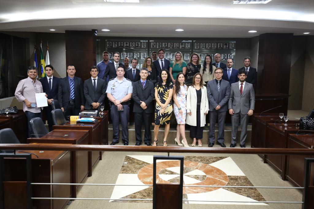 Na solenidade, os participantes da a&ccedil;&atilde;o preventiva e de coopera&ccedil;&atilde;o pactuaram com partidos e coliga&ccedil;&otilde;es o cumprimento da legisla&ccedil;&atilde;o.