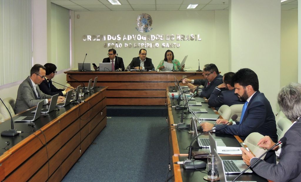 A reuni&atilde;o teve a participa&ccedil;&atilde;o do secret&aacute;rio geral da OAB-ES, Ricardo Brum, e da secret&aacute;ria geral adjunta, &Eacute;rica Neves