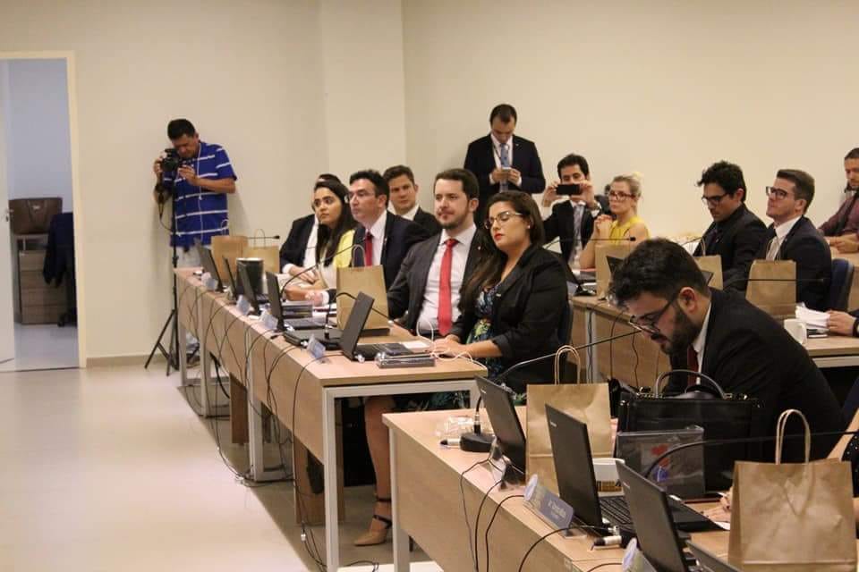 A presidente da CEAIC, Nat&aacute;lya Assun&ccedil;&atilde;o, est&aacute; participando das discuss&otilde;es