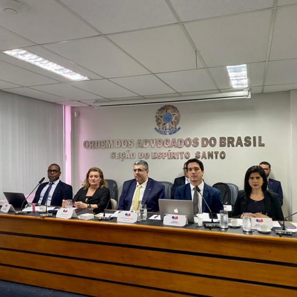 OAB-ES realiza reunião de Conselho Pleno e faz homenagem ao presidente da ESA-ES
