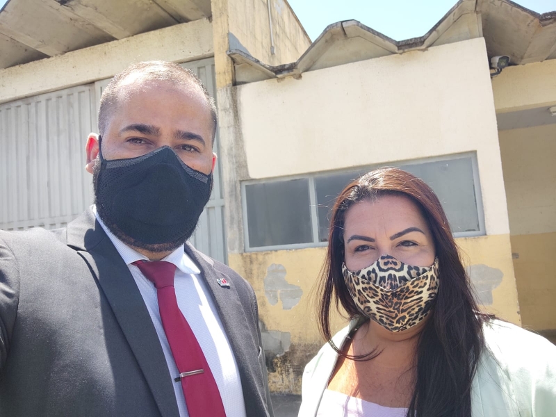 Os advogados Diego Cavalcanti e Cínthya Polastreli em visita ao Presídio Feminino de Cariacica (BUBU)