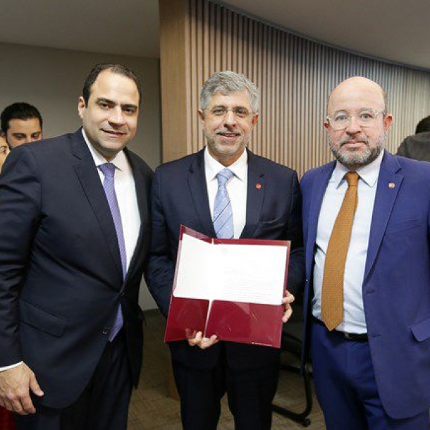 FLORIDA STATE UNIVERSITY envia congratulações pelos 180 anos do IAB Nacional