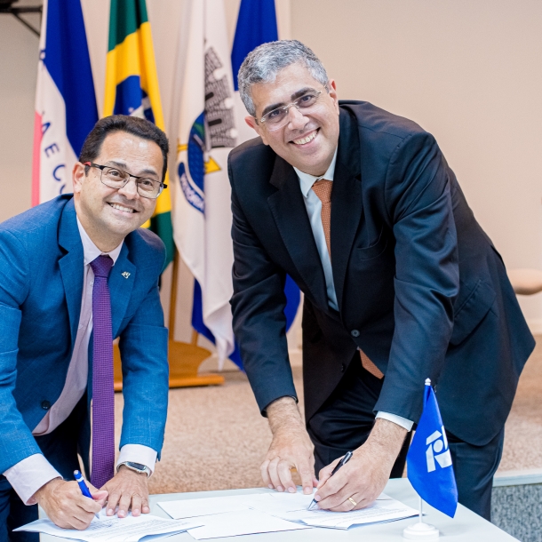 OAB-ES e Receita Federal assinam termo de acordo para instalação de Ponto de Atendimento Virtual na sede da Ordem