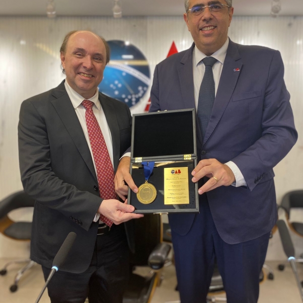 OAB-ES homenageia presidente do TJES com a medalha Aloysio Aderito de Menezes