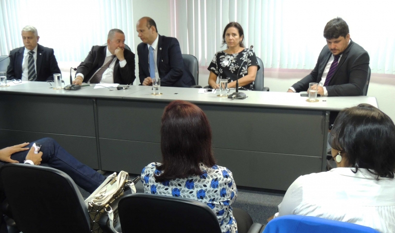 Advocacia criminal reunida com a OAB-ES. Foto: Divulgação.