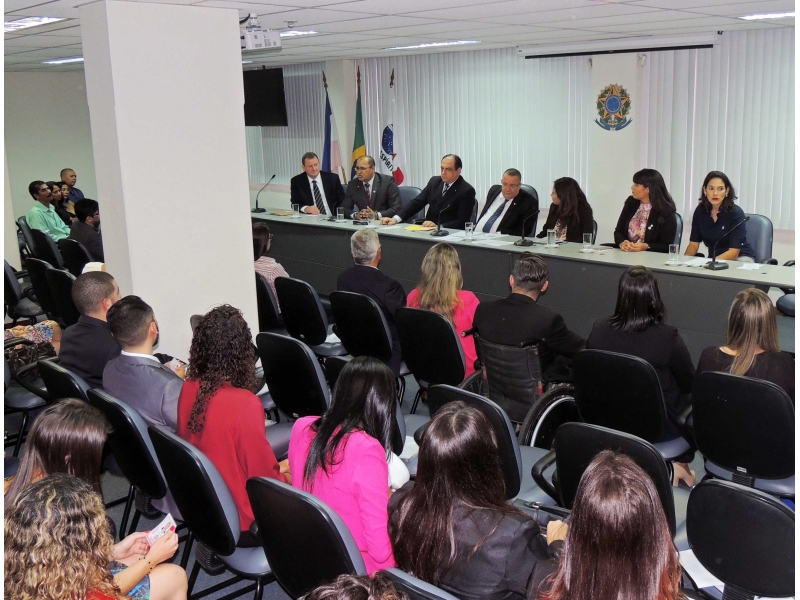 Entrega de Carteiras realizada nesta segunda-feira (31). Foto: Divulgação.