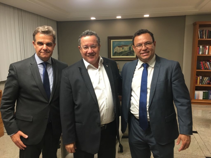 Presidente da Aesat visita a OAB-ES