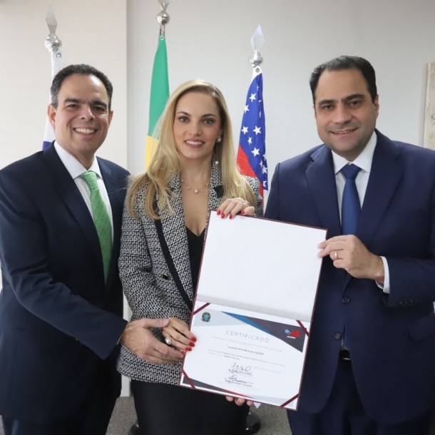 Conselheira Federal da OAB-ES, Luciana Mattar toma posse como presidente da Comissão Nacional de Direito Aduaneiro