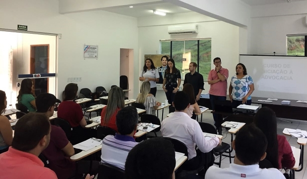 Jovem advocacia participa de curso de iniciação &agrave; profissão em Alegre. E tem inscrições abertas para Aracruz
