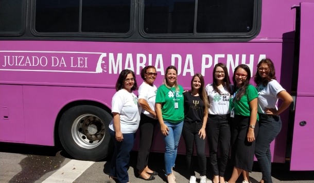Advogadas fazem atendimento no Juizado Itinerante da Lei Maria da Penha