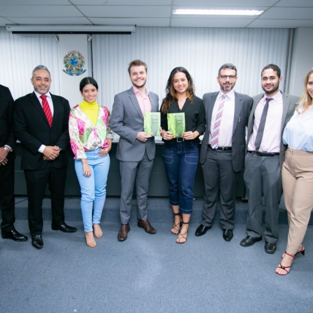 Comissão Especial de Direito Agrário da OAB-ES lança livro sobre Direito do Agronegócio Capixaba