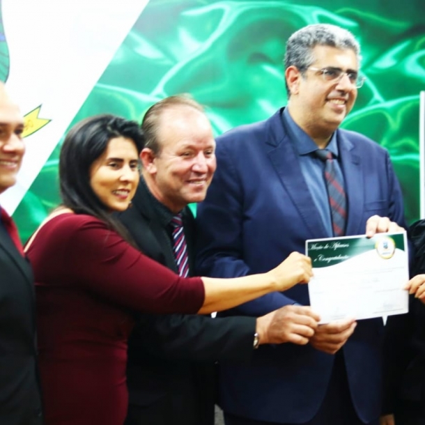 Presidente da OAB-ES é homenageado na Câmara Municipal de Cariacica