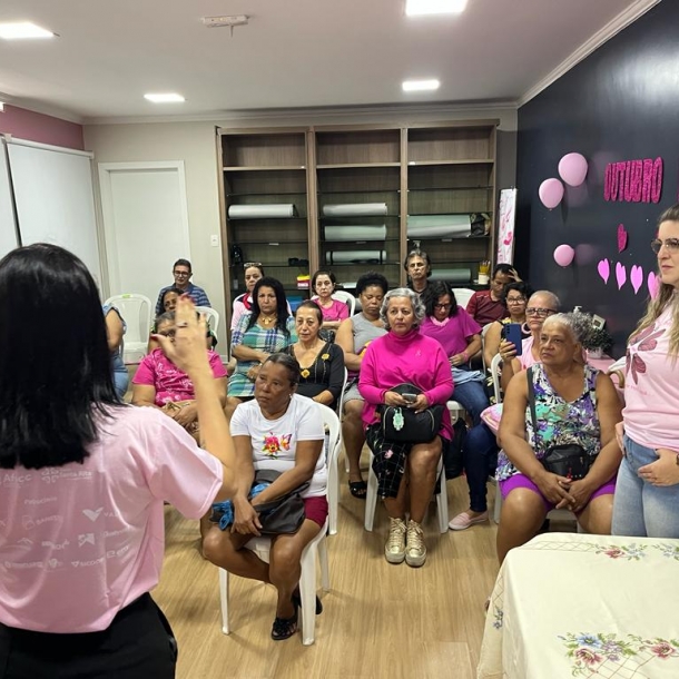 No mês de combate ao câncer de mama, OAB-ES realiza ação com mulheres pacientes em tratamento oncológico sobre seus direitos trabalhistas