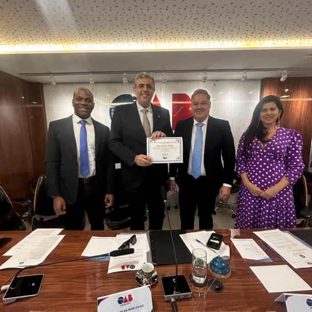 Lauro Coimbra é homenageado pela OAB-ES por seu trabalho &agrave; frente da ESA-ES