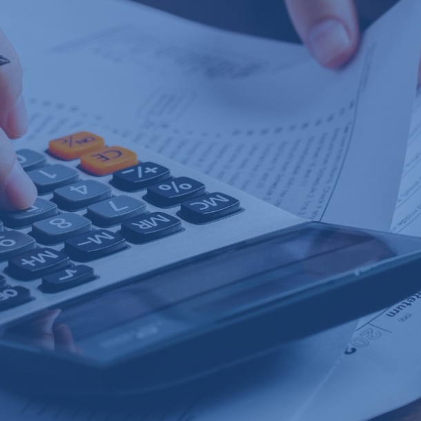 OAB-ES anuncia até 50% de desconto na anuidade para a jovem advocacia em 2026 e redução da anuidade base