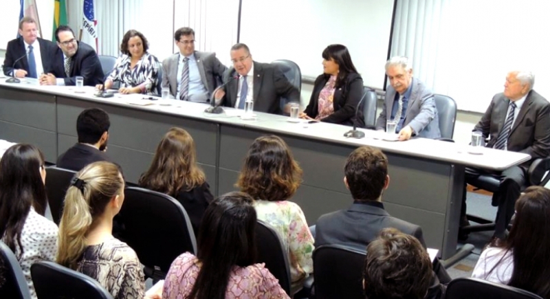 Cerimônia de entrega de carteiras Foto: Divulgação