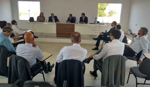 Em Linhares, Colégio de Presidentes de Subseções defende regulação de Dativos