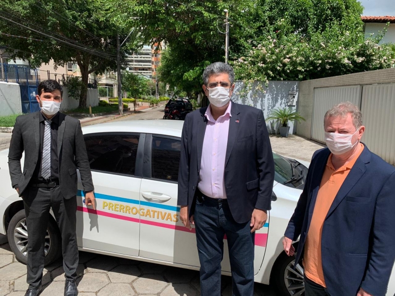 O presidente da OAB-ES, José Carlos Rizk Filho, e o presidente da Comissão de Prerrogativas, Ben-Hur Farina, acompanharam o trabalho nesta terça-feira, 24/03