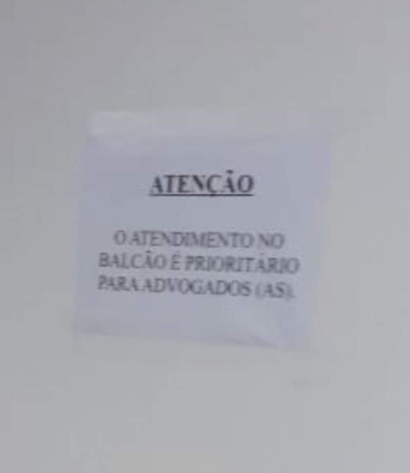 Cartaz que está fixado no cartório da Vara de Execuções Penais de Vila Velha: conquista após reivindicação da OAB-ES