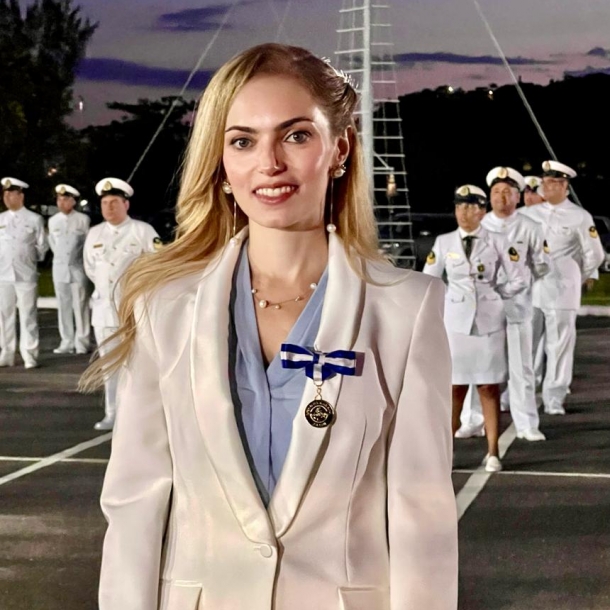 Conselheira Federal é agraciada com Medalha Amigo da Marinha