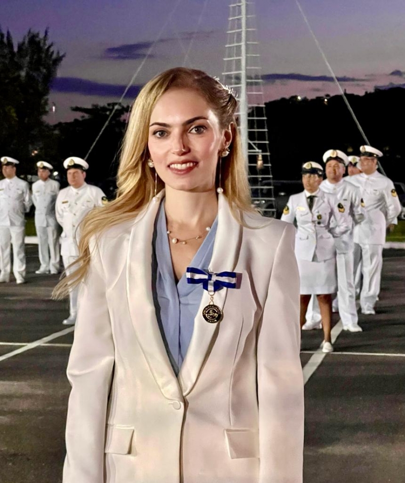 Conselheira Federal é agraciada com Medalha Amigo da Marinha