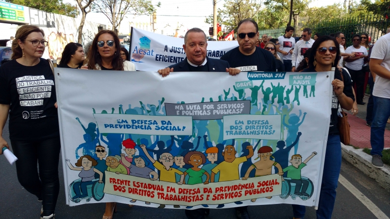 Protesto partiu da sede do TRT-ES até a Praça Oito, no Centro de Vitória. Foto: Divulgação.