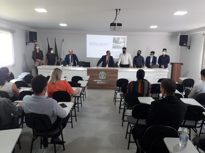 A Escola Superior de Advocacia da Ordem dos Advogados do Brasil, Seccional Espírito Santo (OAB-ES) realizou nas Subseções de Castelo e Cachoeiro de Itapemirim o curso “Temas Práticos da Advocacia - A Precificação e o Contrato de Honorários”, ministrado pelo professor-doutor Luiz Henrique Antunes Alochio. Estiveram presentes, também, a Diretora de Cursos de Extensão, Emilene Rovetta da Silva, e o Diretor de Inovação, Vinicius Pinheiro de Sant’Anna.