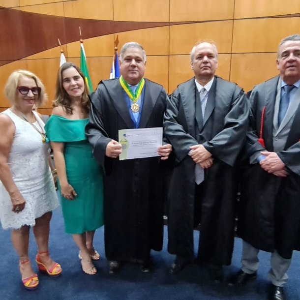 Jurista Lauro Coimbra recebe Comenda do Mérito Eleitoral em término do seu biênio como juiz titular do TRE-ES