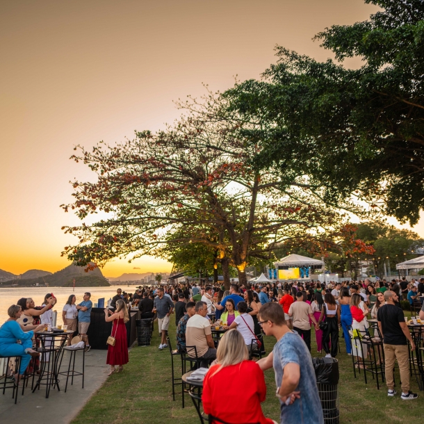 Música boa, pôr-do-sol e muita alegria na festa de comemoração ao Dia do Advogado da OAB-ES