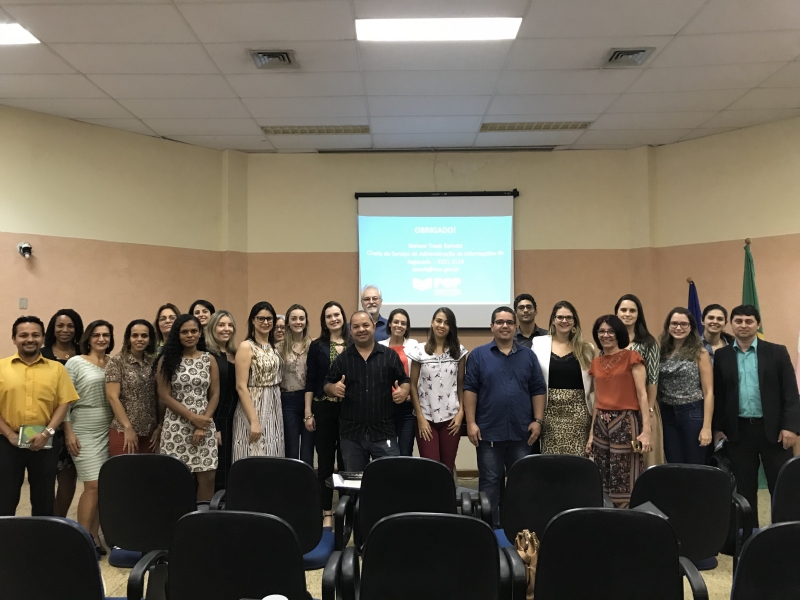 O bate-papo aconteceu no auditório do INSS com o servidor Nielsen Trade Barreto, chefe do Serviço de Administração de Informações de Segurados-SAIS/Gerência Executiva do INSS em Vitória/ES .