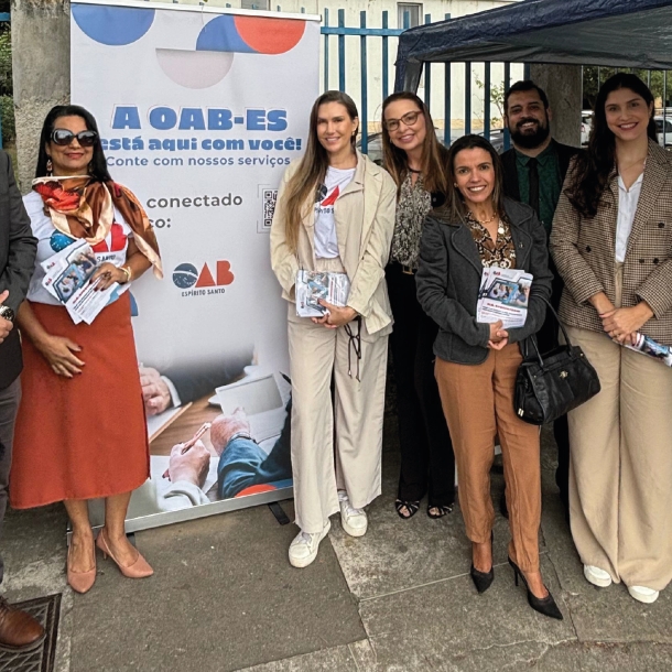 Orientação: Comissão realiza ação na porta do INSS