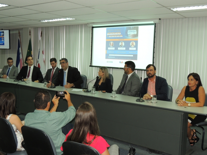 Baltazar Moreira, secretário geral da Comissão; Alberto Nemer, coordenador de Comissões da OAB-ES; José Carlos Rizk Filho, presidente da OAB-ES; Bárbara Néspoli, presidente da Comissão da Jovem Advocacia; Cândido Louzada da Silva, presidente da Subseção de Itapemirim; Flávia Brandão, presidente da Comissão da Mulher Advogada.