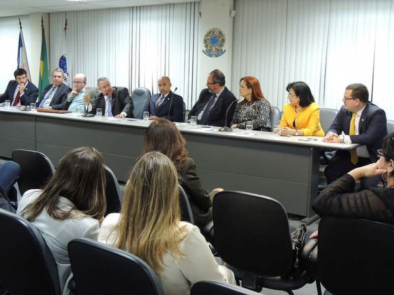 Diretoria da APROVI tomou posse na sede da OAB-ES. Foto: Divulgação.