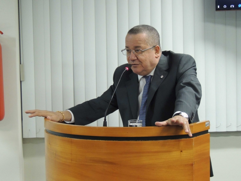 Presidente da OAB-ES discursa em cerimônia. Foto: Divulgação.